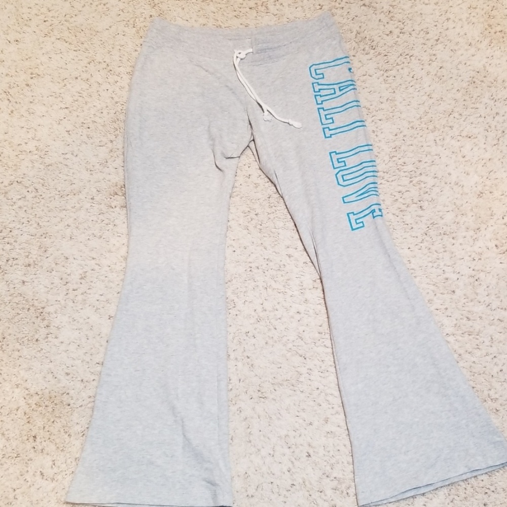 Old Navy flared light gray sweatpants in size M